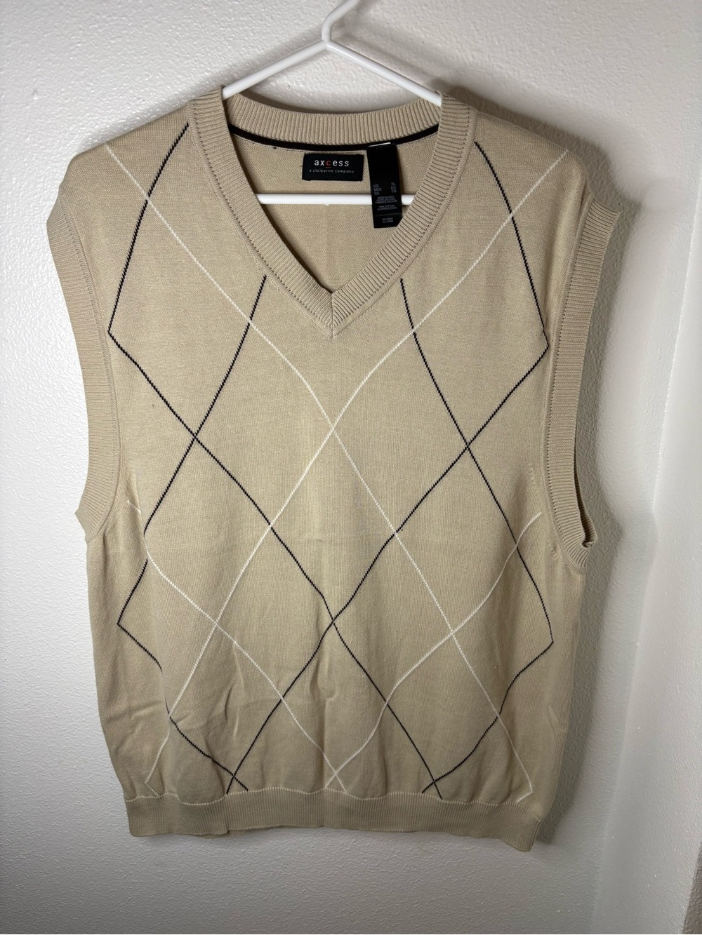 Axcess Men’s Beige Argyle V-Neck Sweater Vest - XL